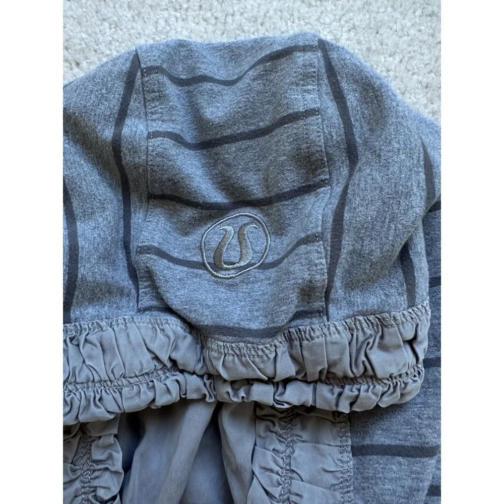 LULULEMON CAYMAN STRIPE HEATHERED GREY MOVEMENT JACKET Size 8